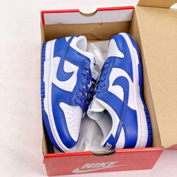 Nike Shoes - Nike low top sneakers